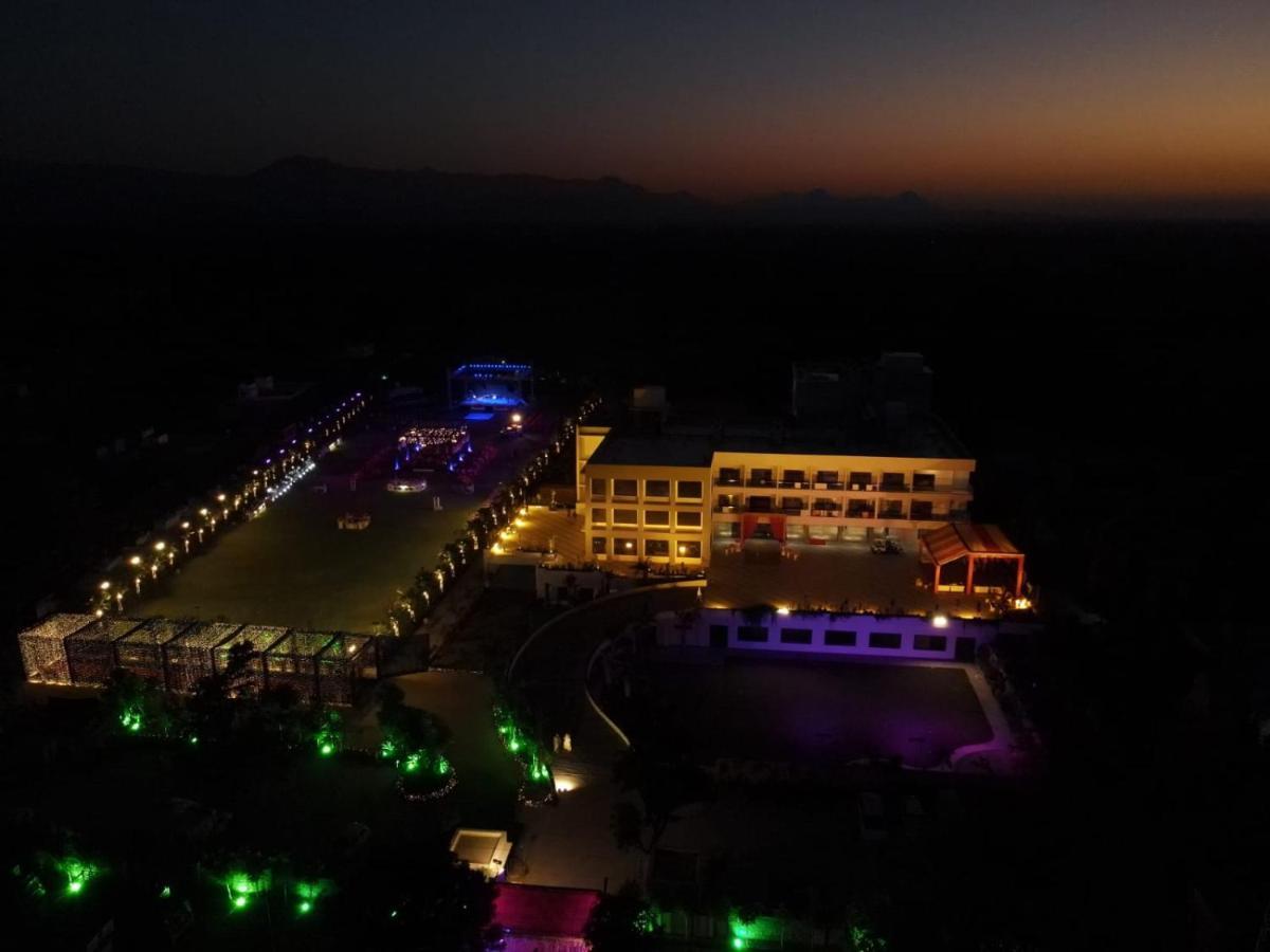Sādri Pride Resort & Convention Center Ranakpur Near Ranakpur Dam מראה חיצוני תמונה