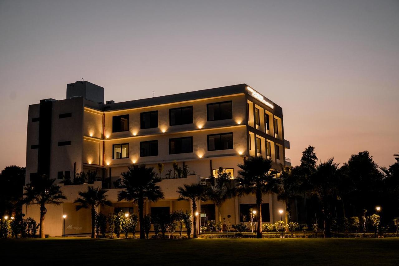 Sādri Pride Resort & Convention Center Ranakpur Near Ranakpur Dam מראה חיצוני תמונה