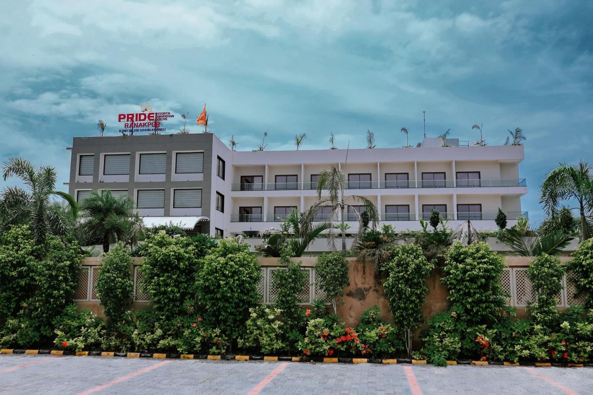 Sādri Pride Resort & Convention Center Ranakpur Near Ranakpur Dam מראה חיצוני תמונה